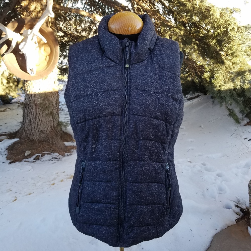 GREEN TEA PUFFER LIKE VEST NO HOOD